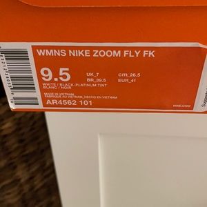 Nike women’s Zoomfly Flyknit FK
